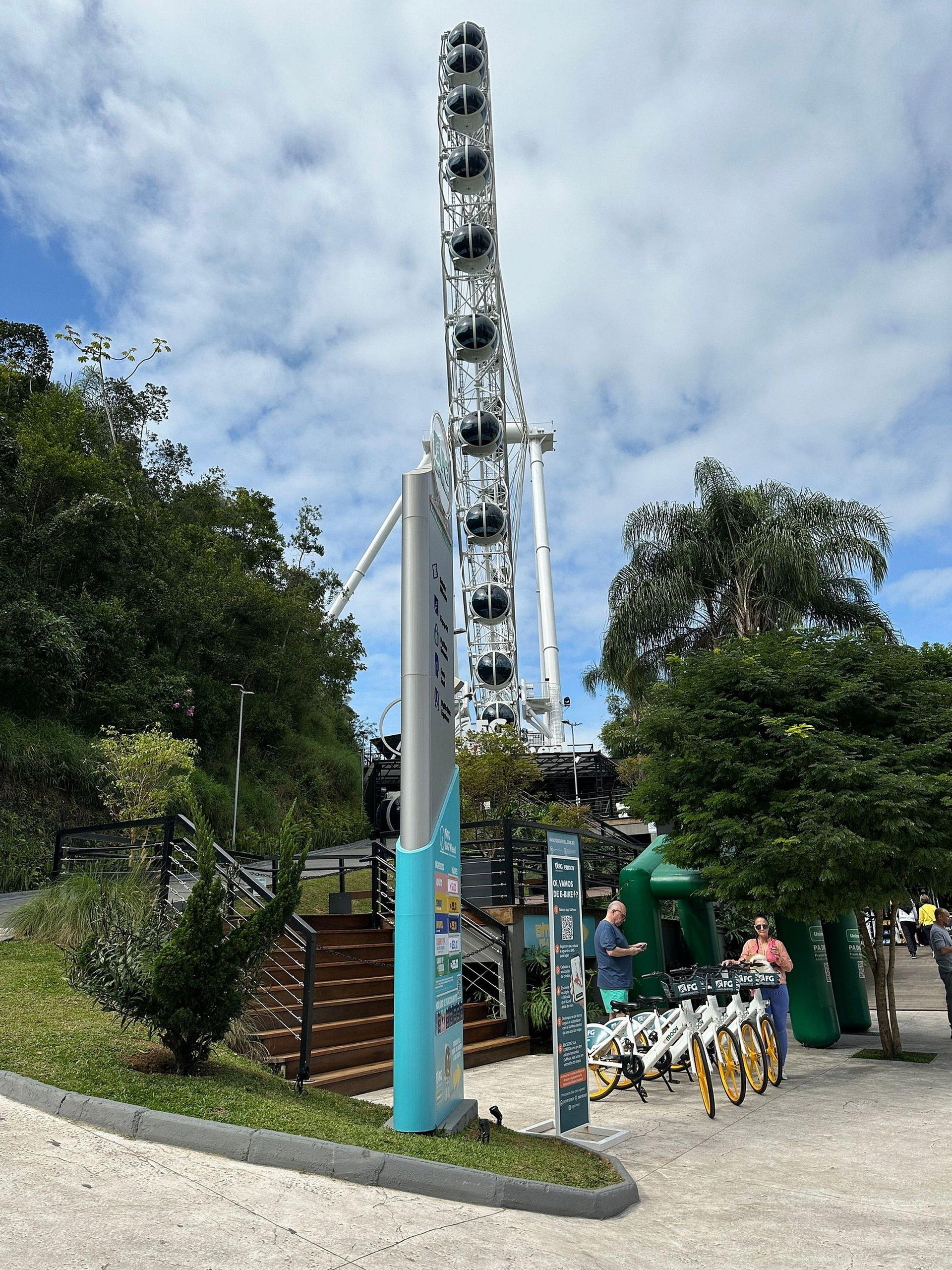 image-housing-carousel