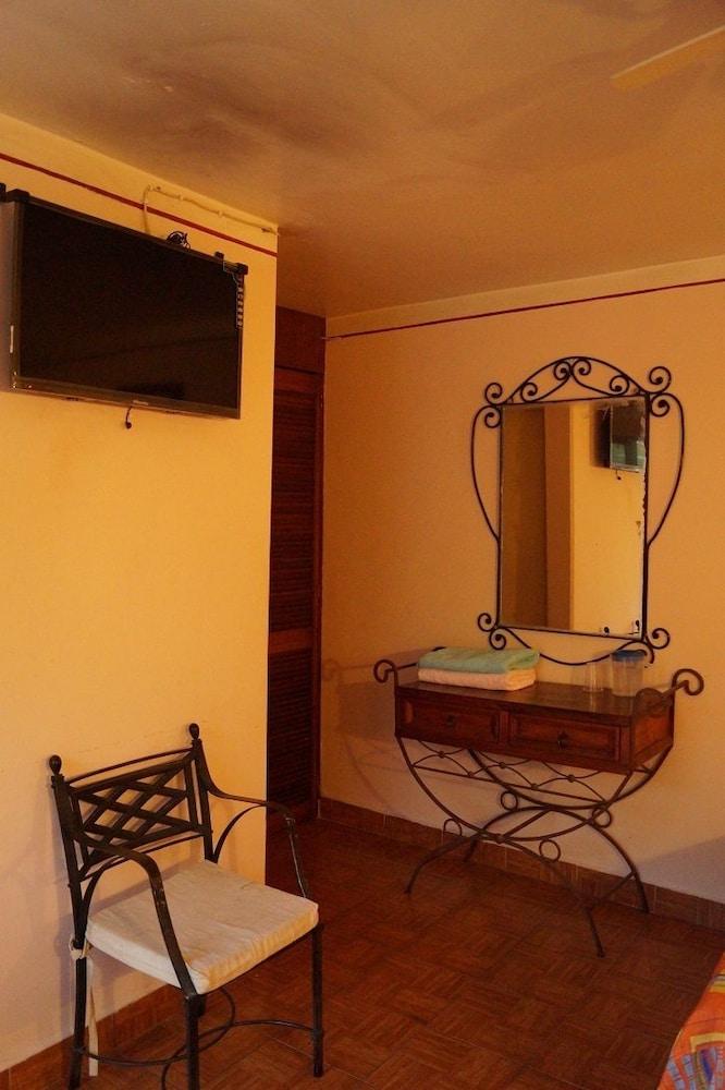 image-housing-carousel