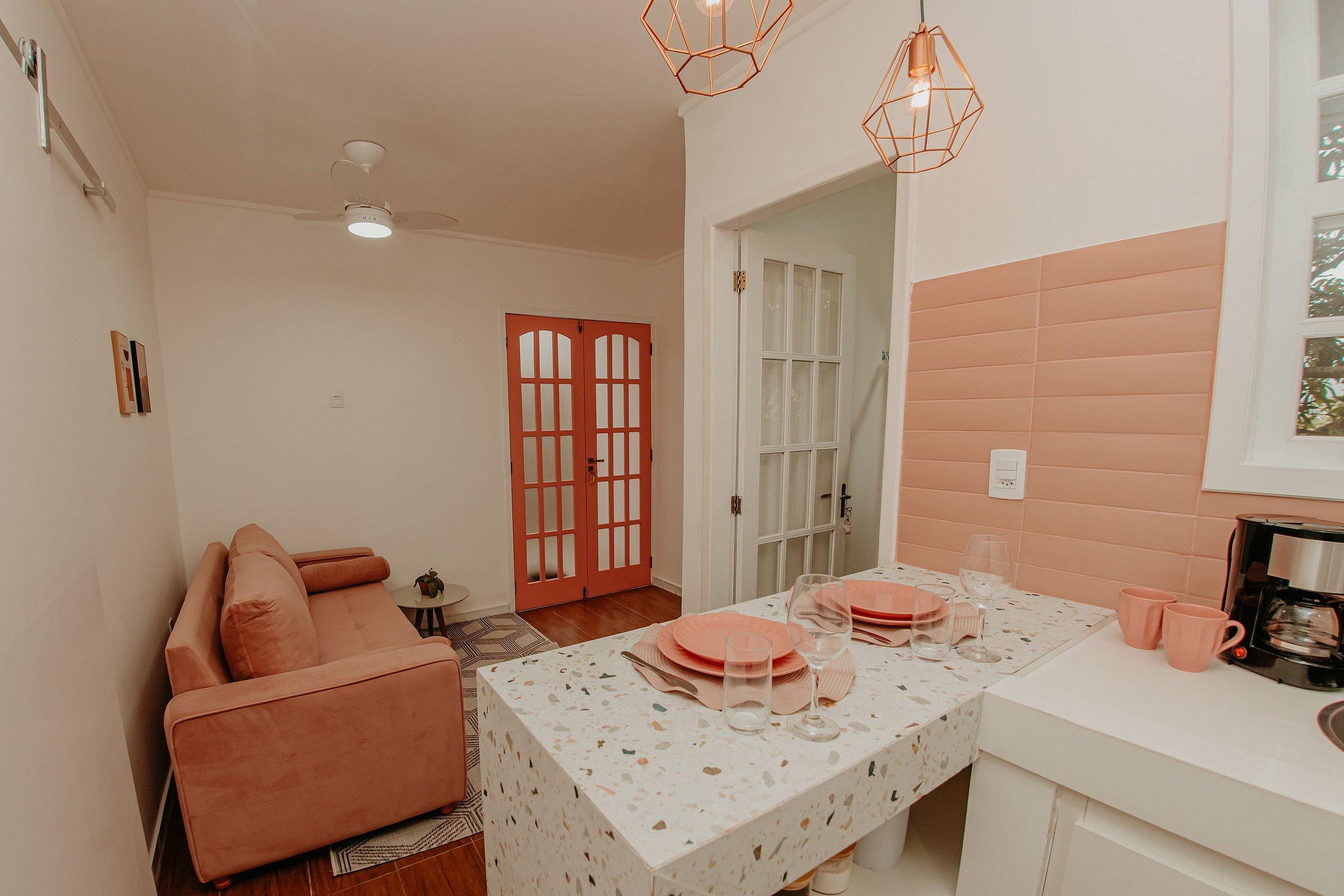 image-housing-carousel