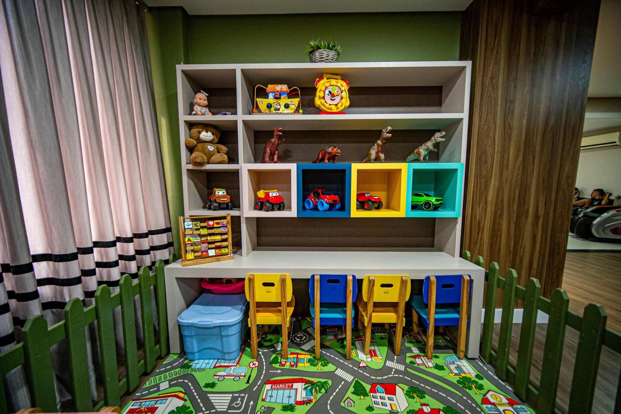image-housing-carousel