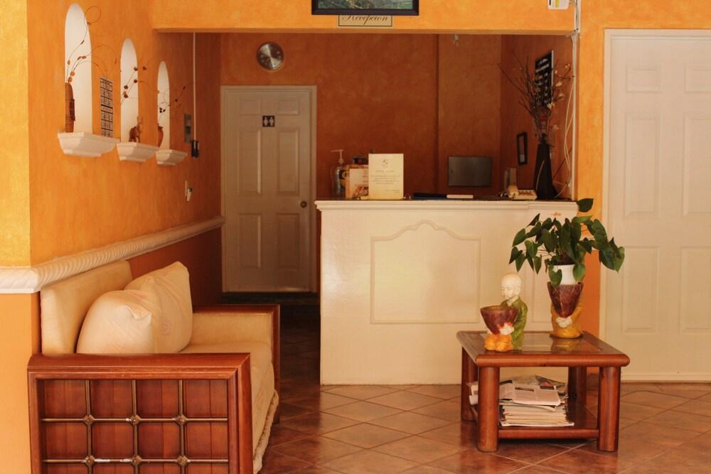 image-housing-carousel