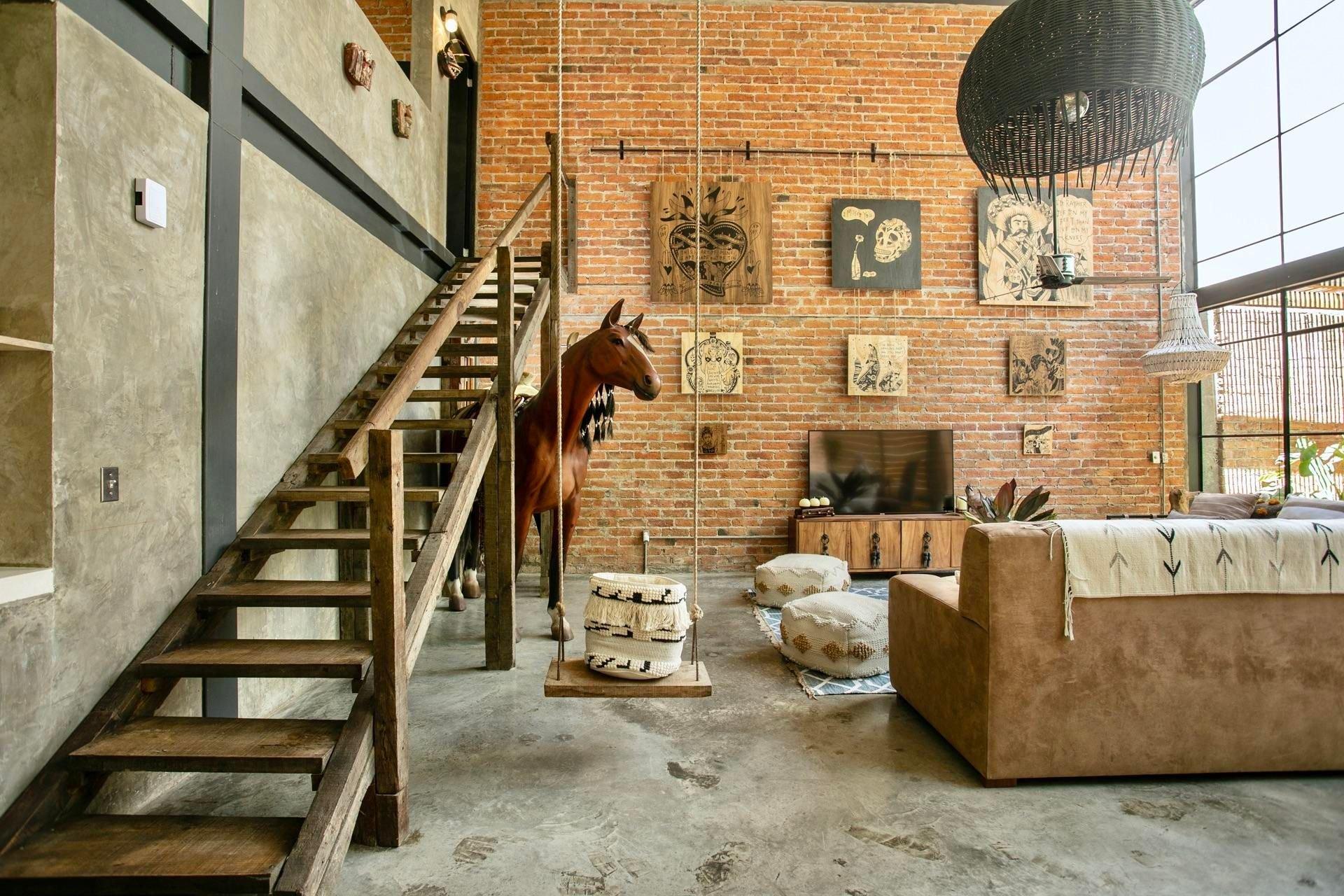image-housing-carousel