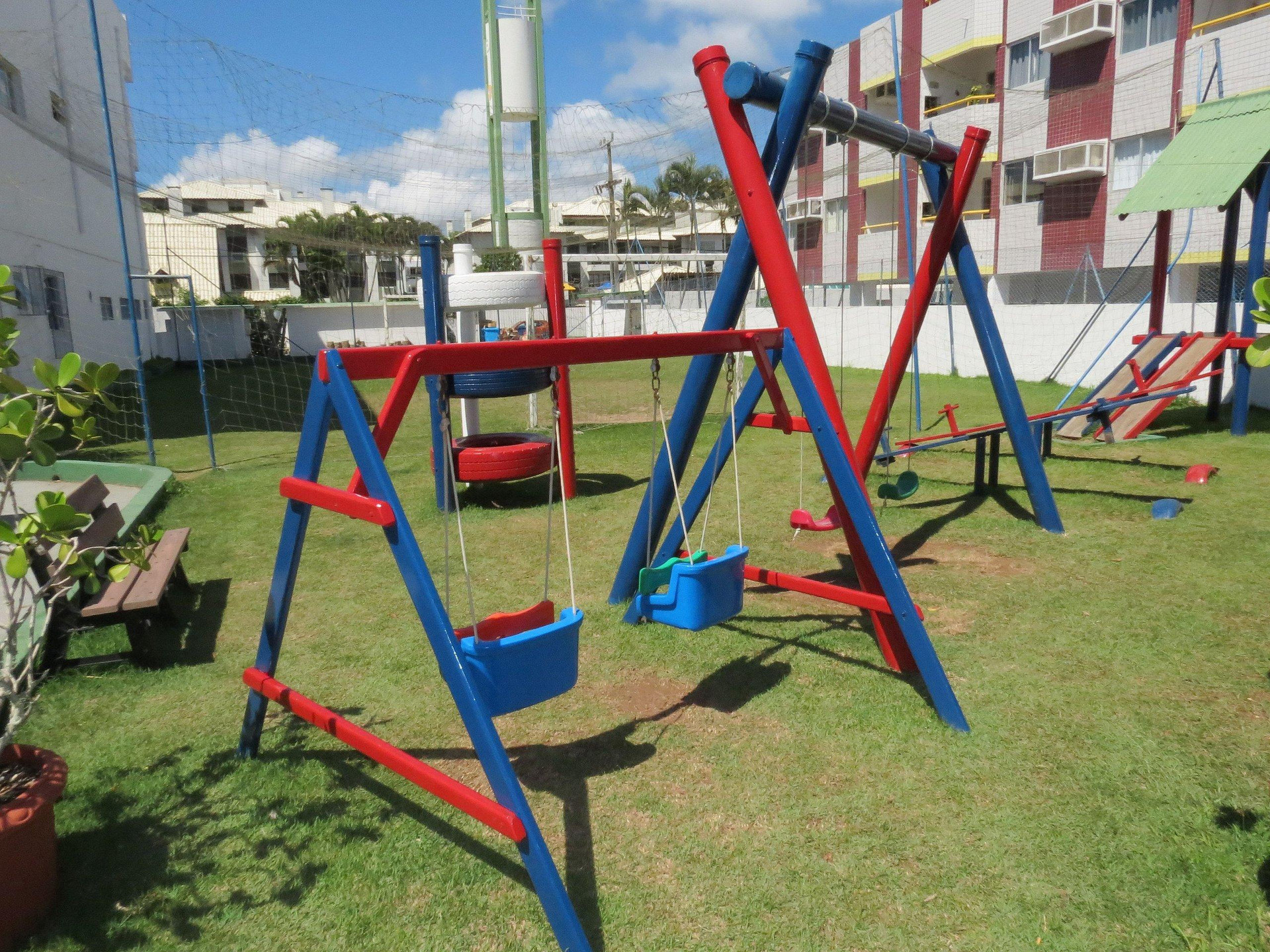 image-housing-carousel