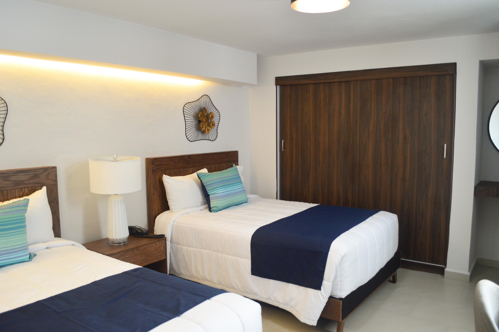 JUNIOR SUITE PARTIAL SEA VIEW