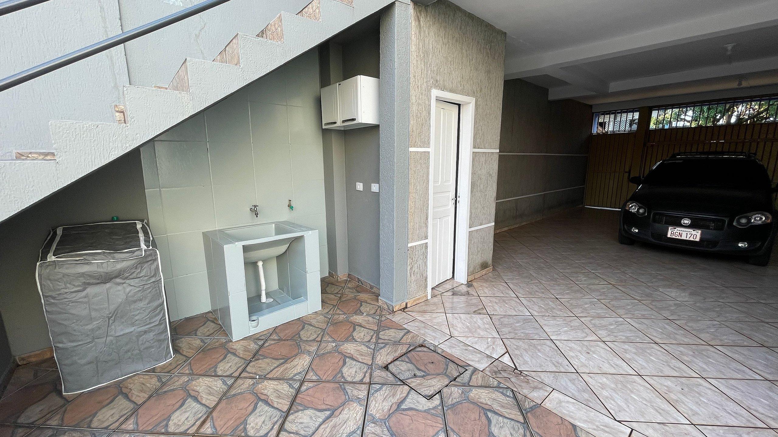image-housing-carousel