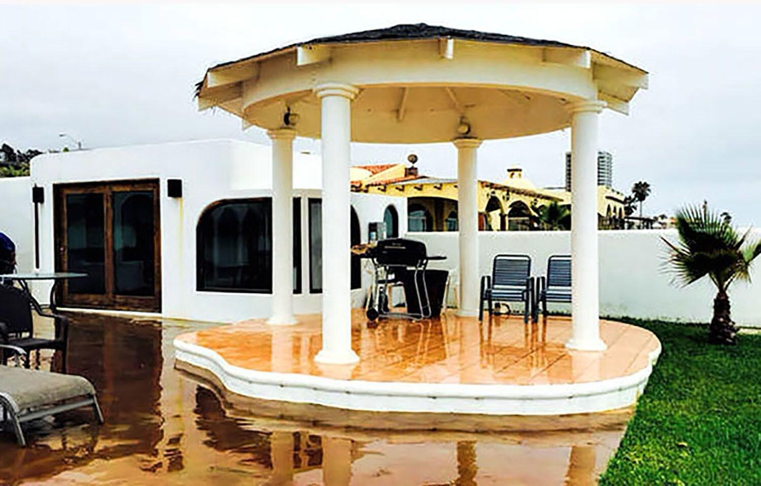 image-housing-carousel