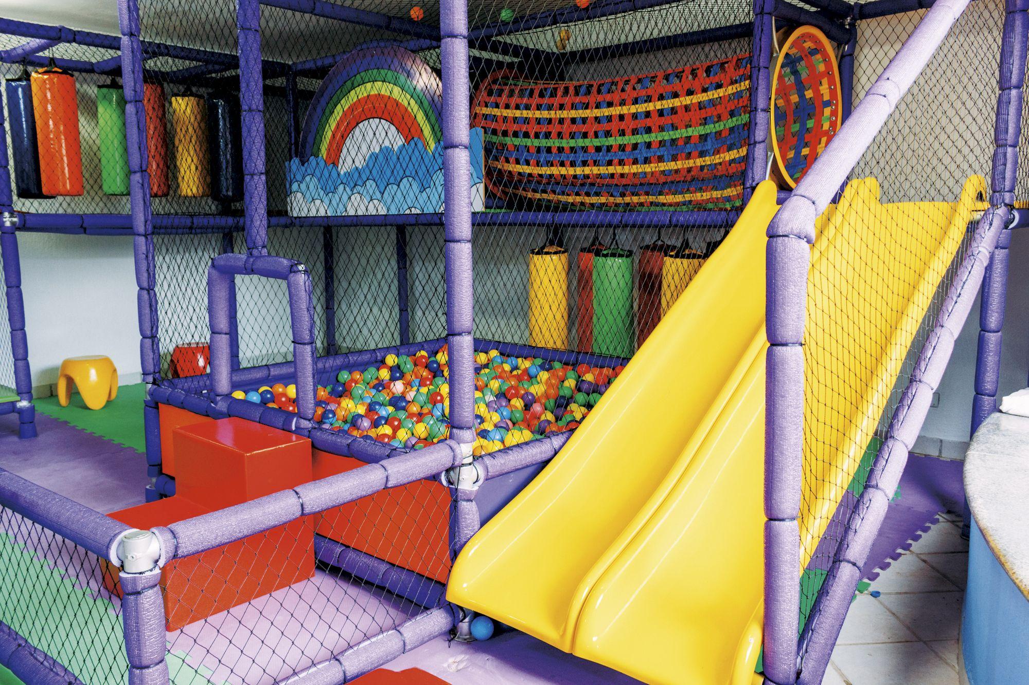 image-housing-carousel
