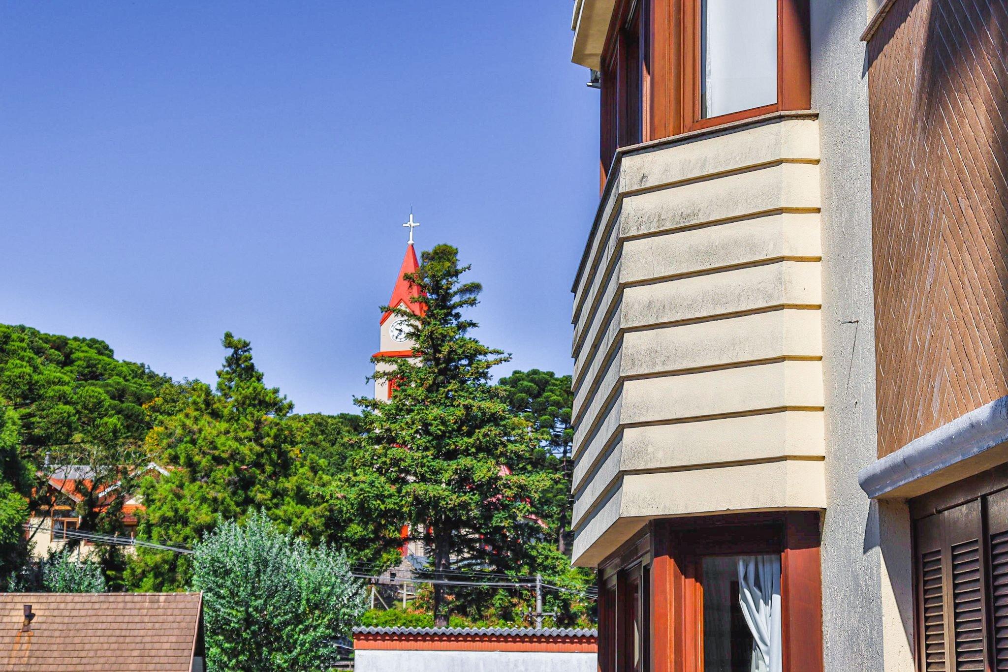 image-housing-carousel