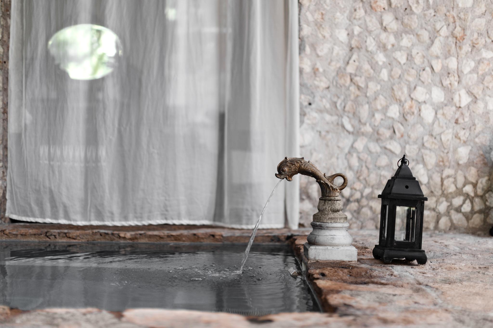 image-housing-carousel