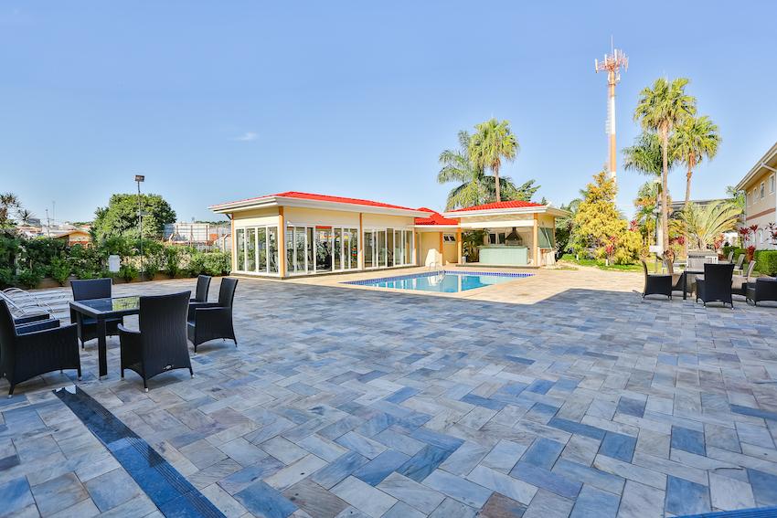 image-housing-carousel