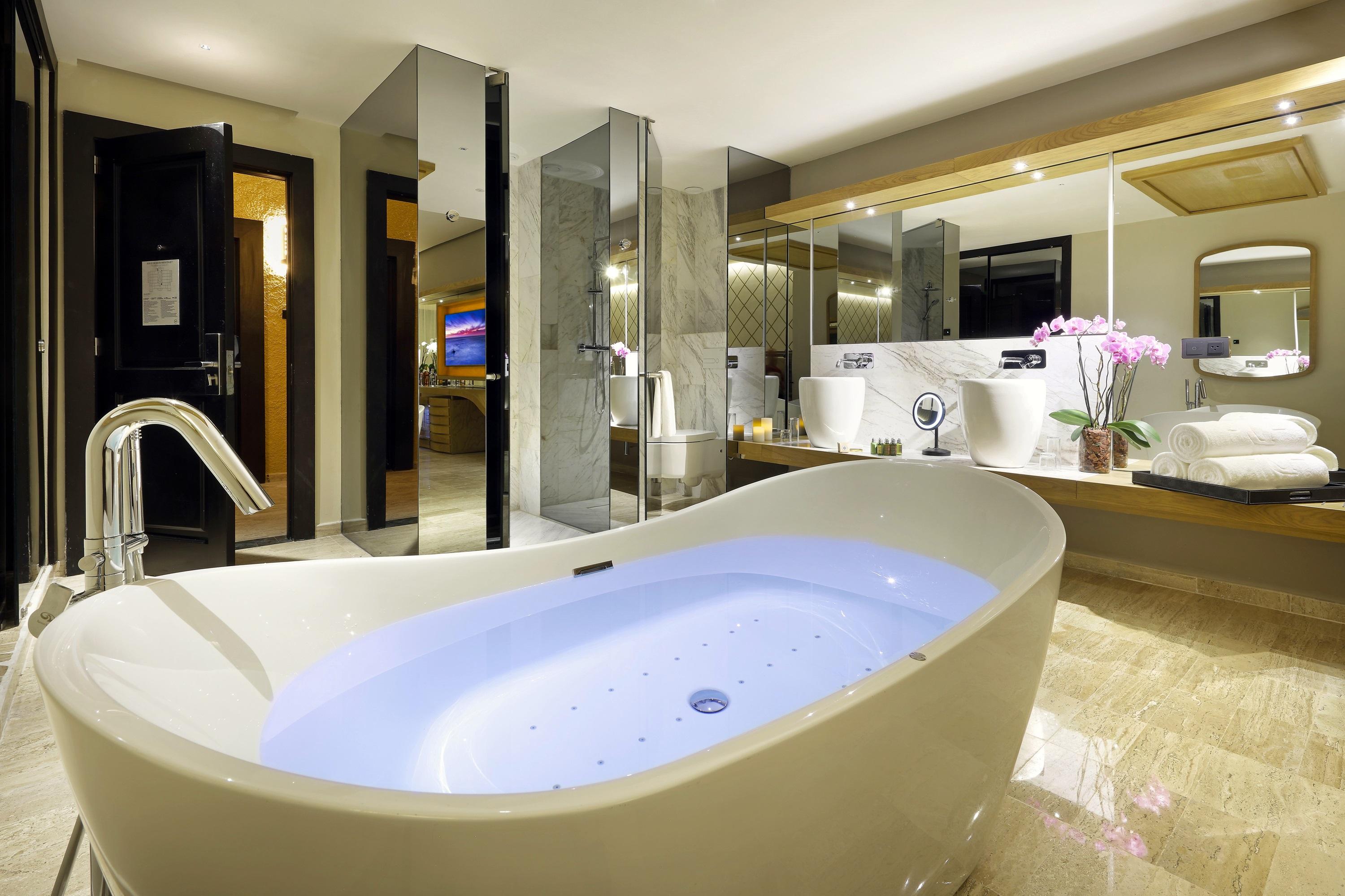 Suite Júnior con Vista a la Piscina