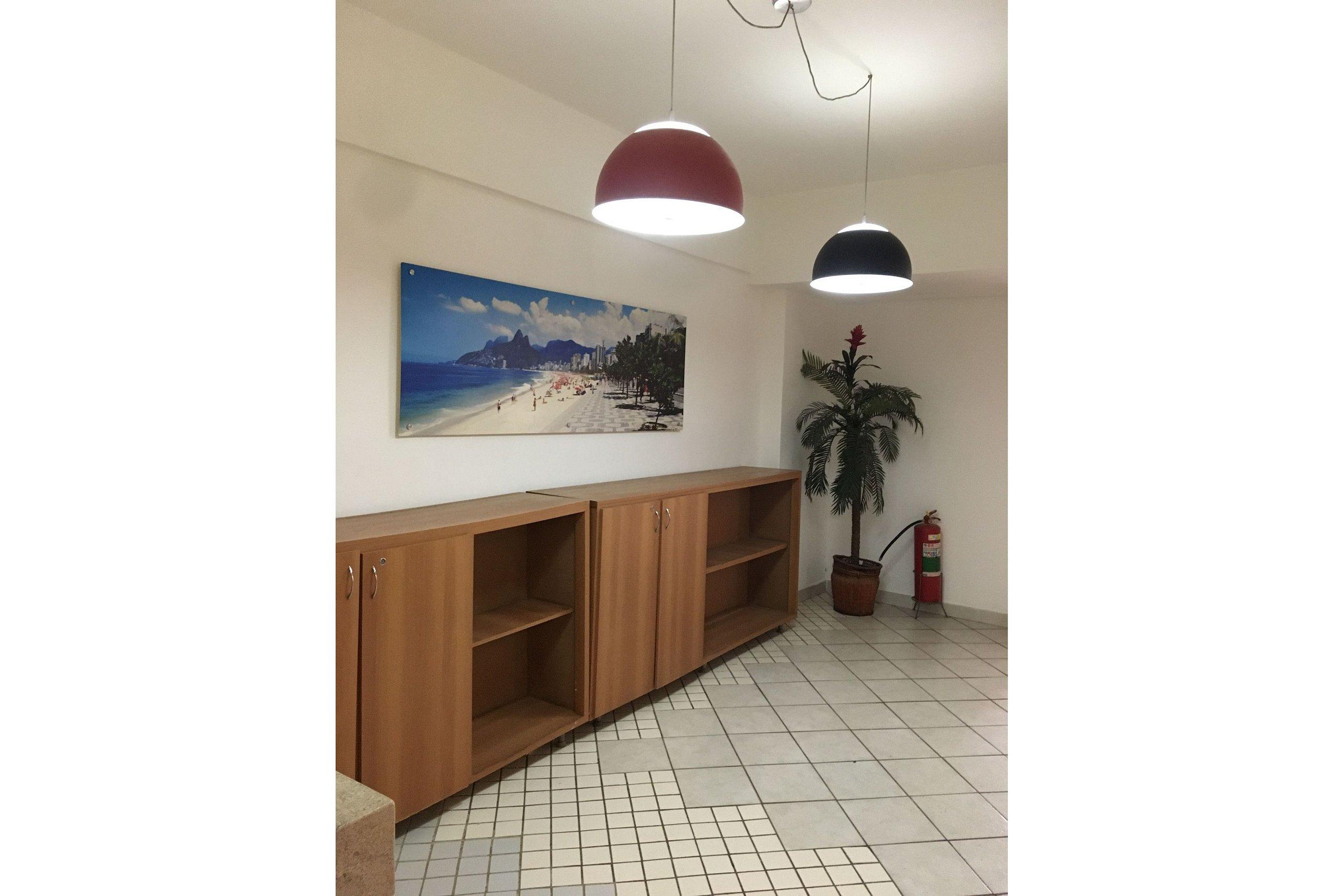 image-housing-carousel