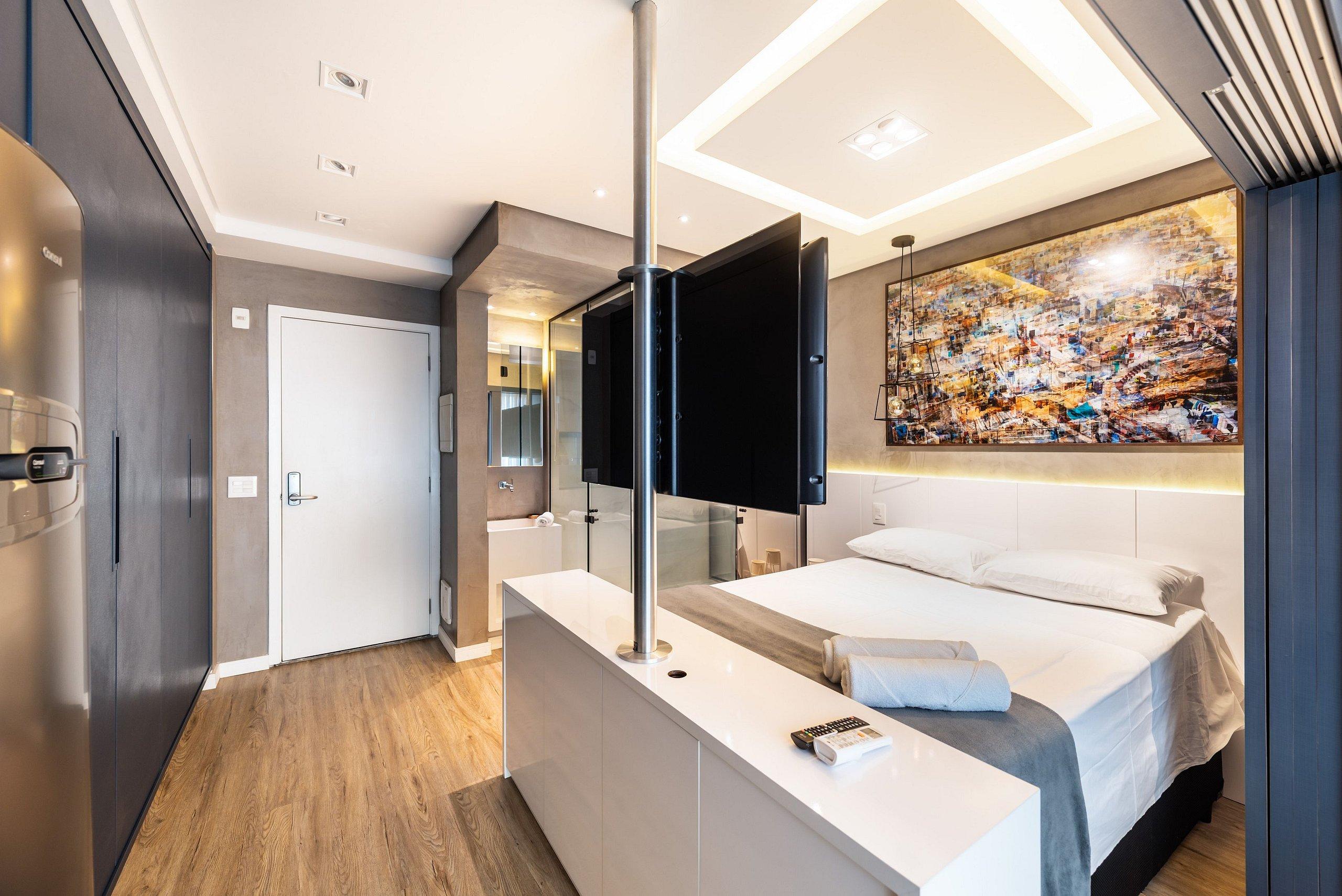 image-housing-carousel