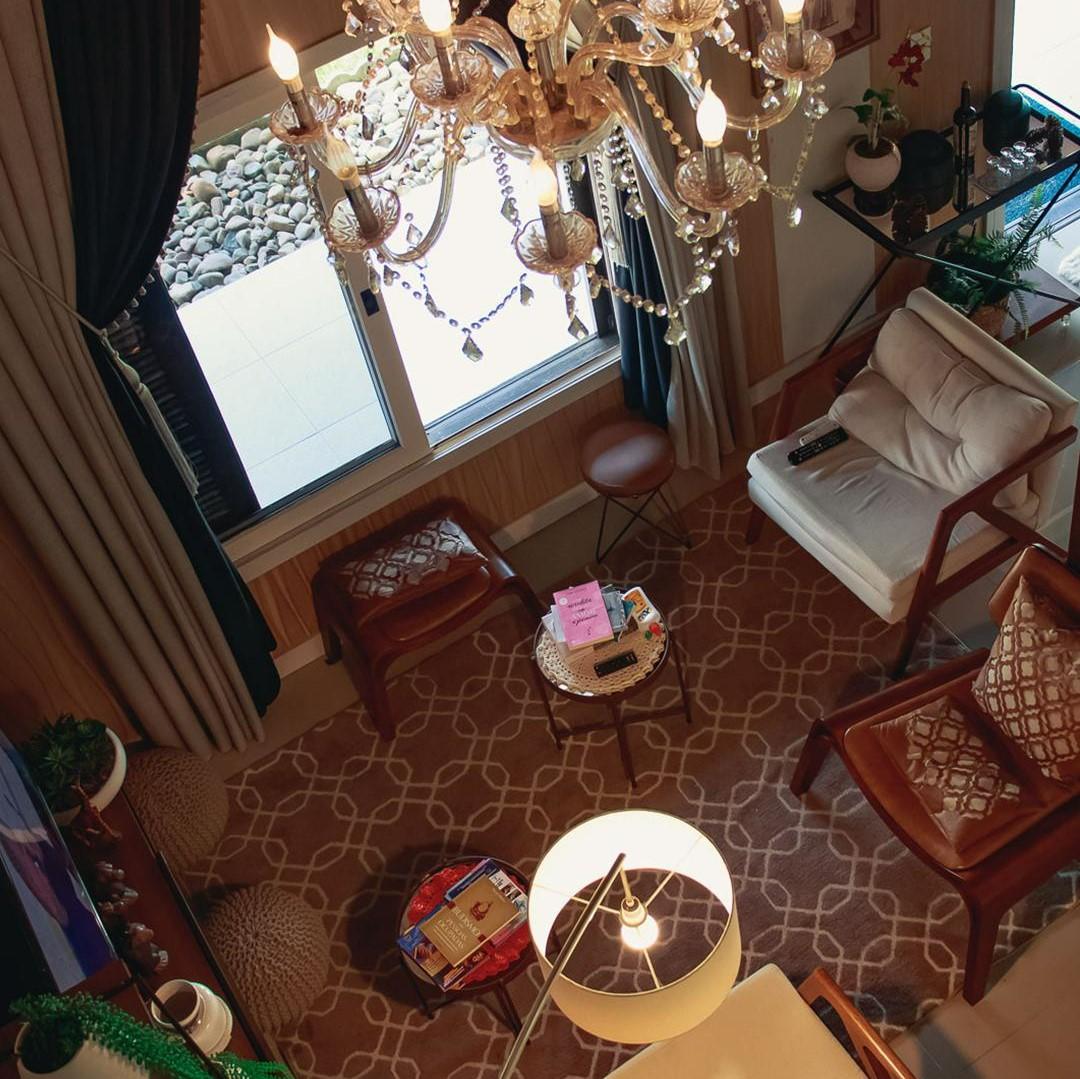 image-housing-carousel
