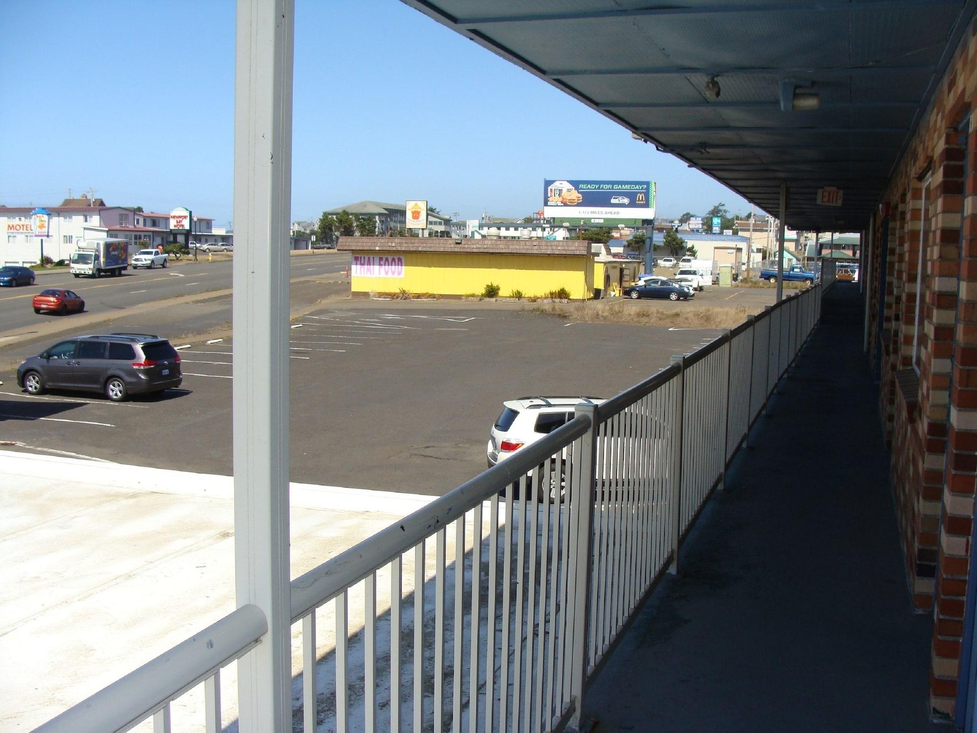 image-housing-carousel