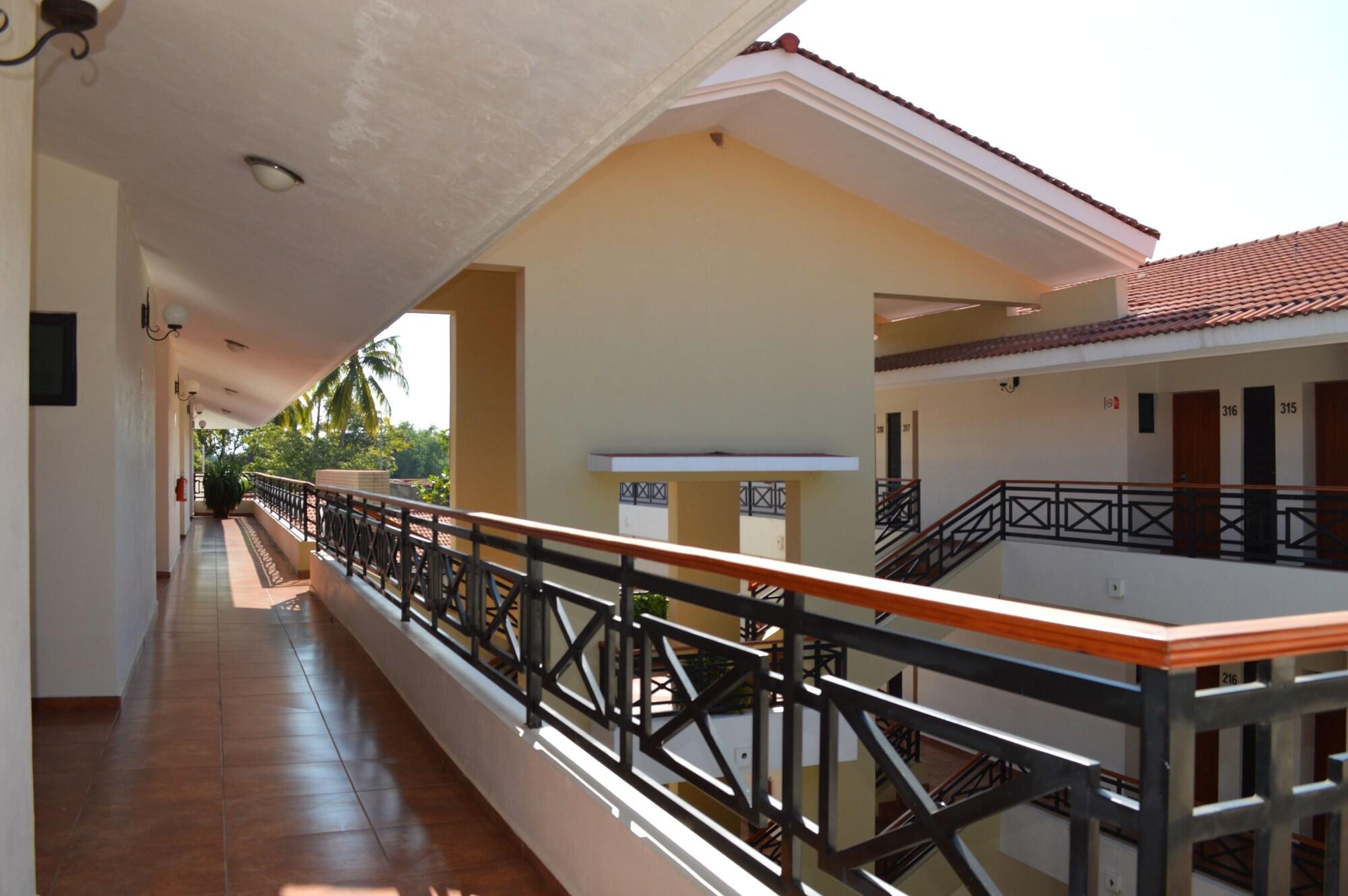 image-housing-carousel