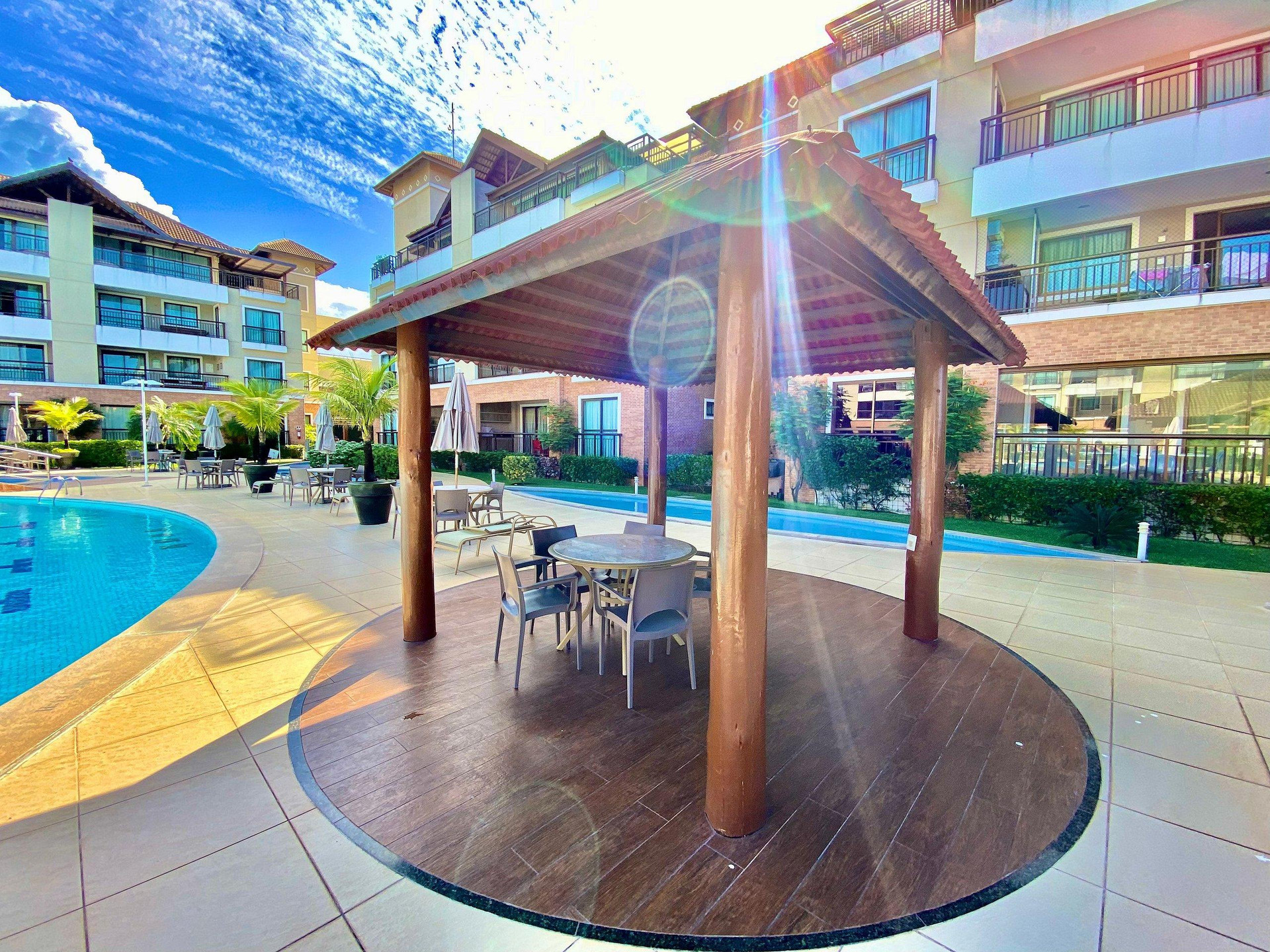 image-housing-carousel
