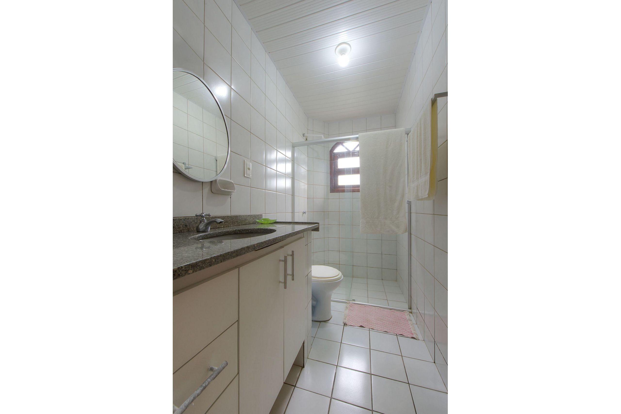 image-housing-carousel