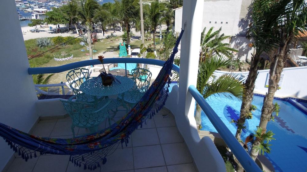 image-housing-carousel