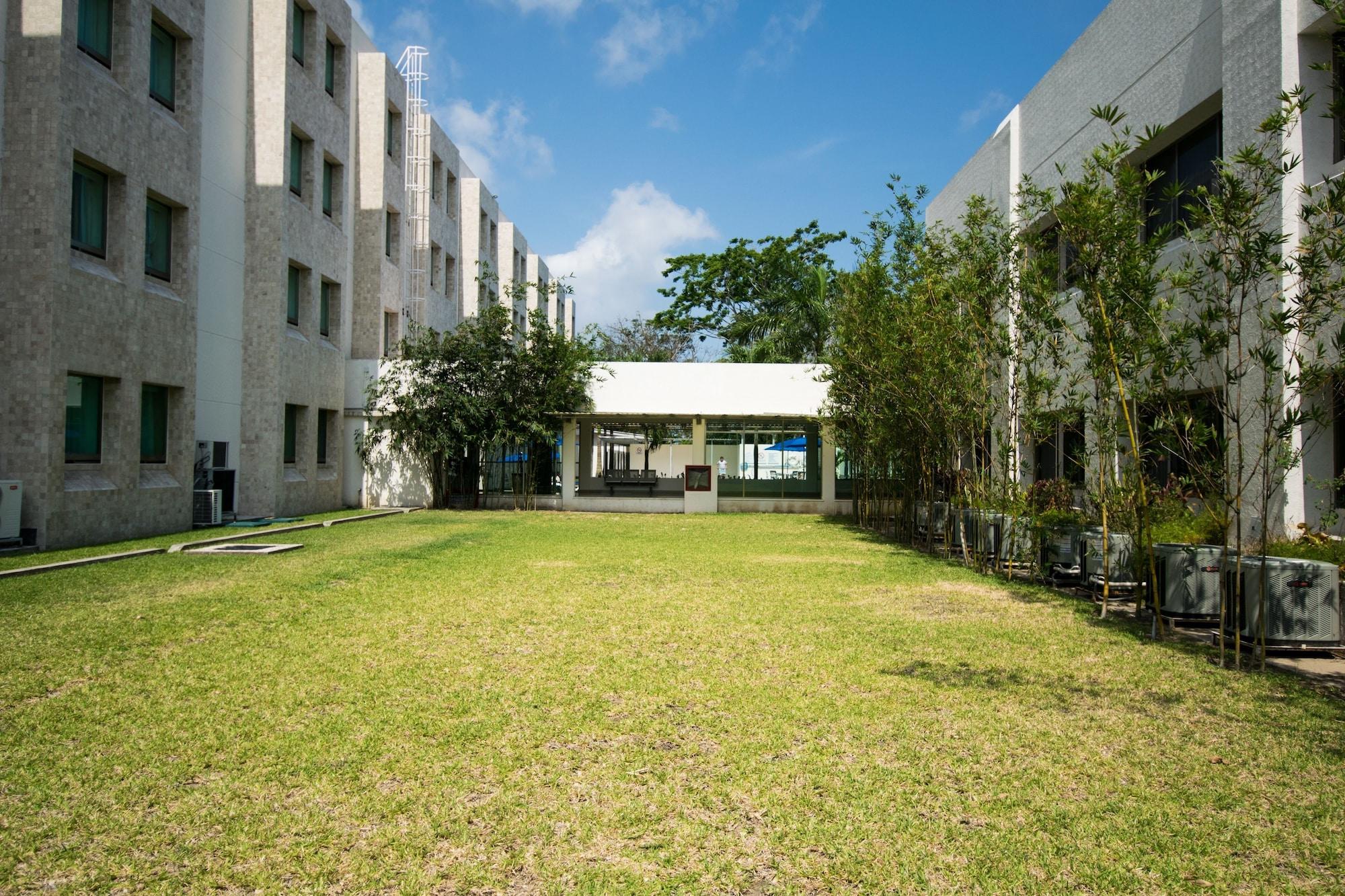 image-housing-carousel