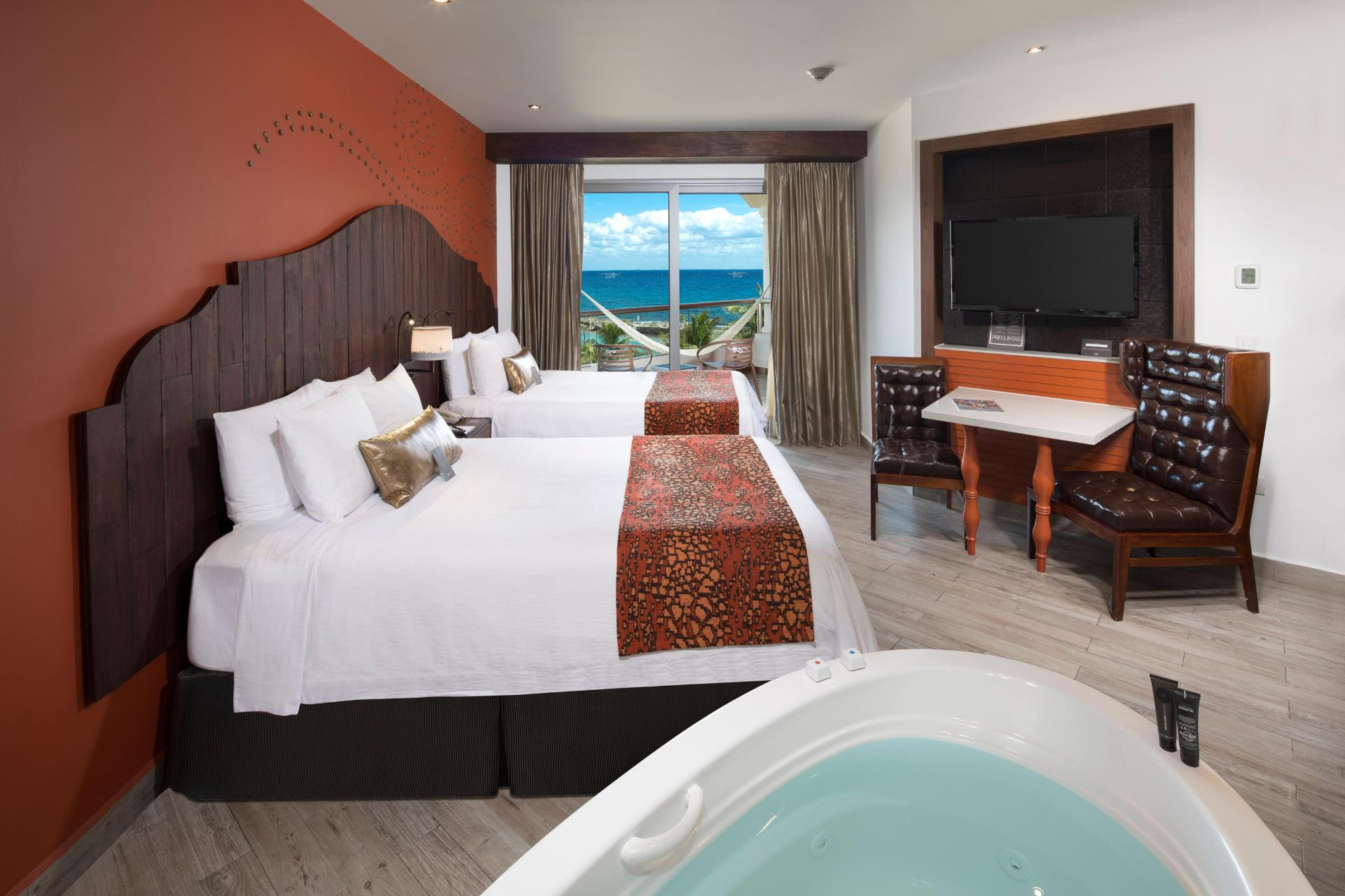 Habitación de Lujo con Vista Parcial del Mar
