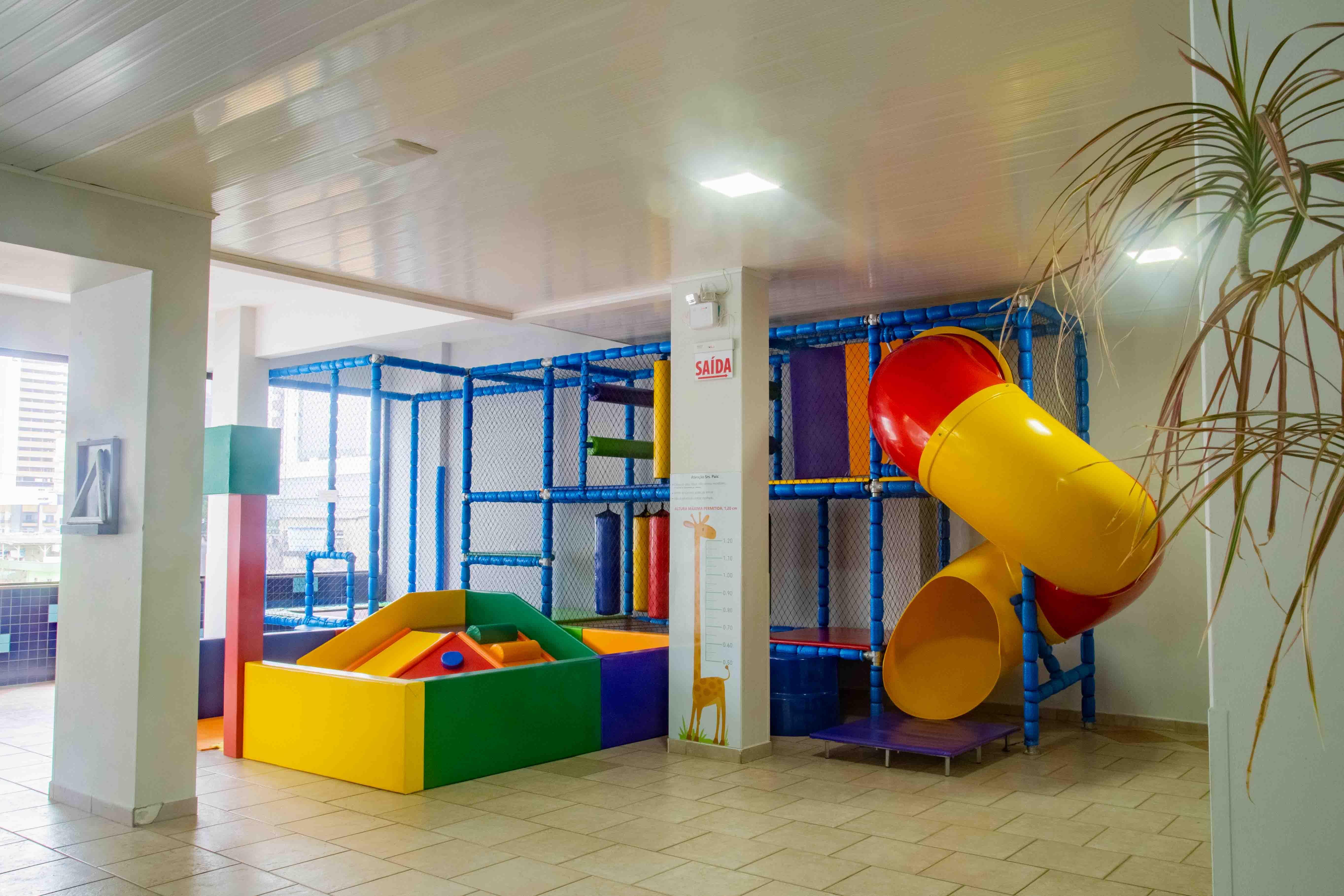 image-housing-carousel