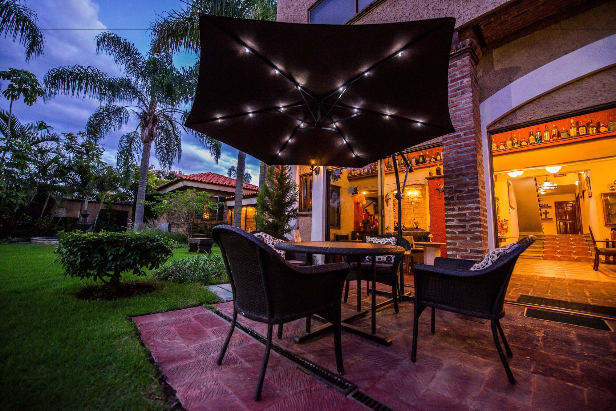 image-housing-carousel