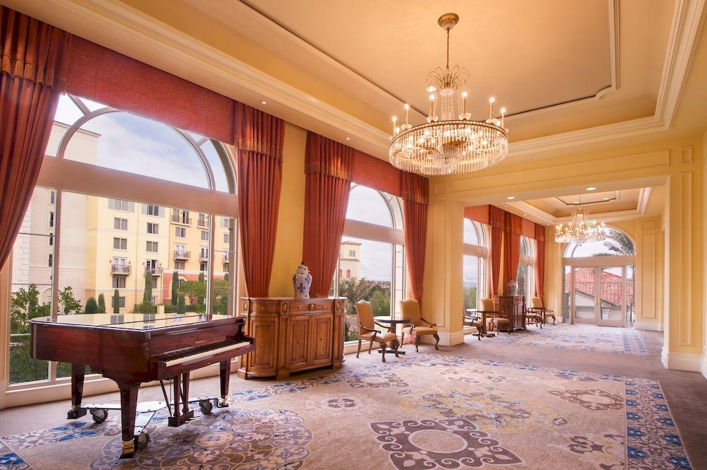 image-housing-carousel