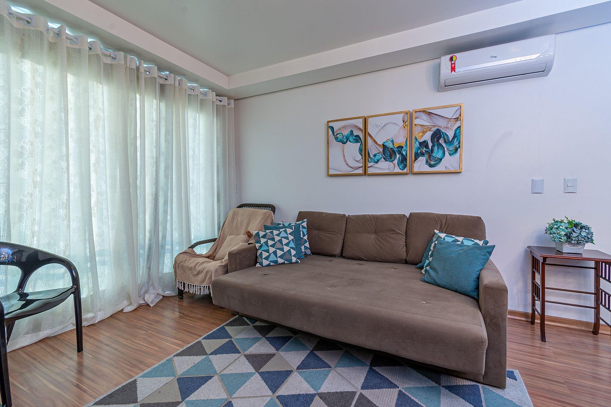 image-housing-carousel