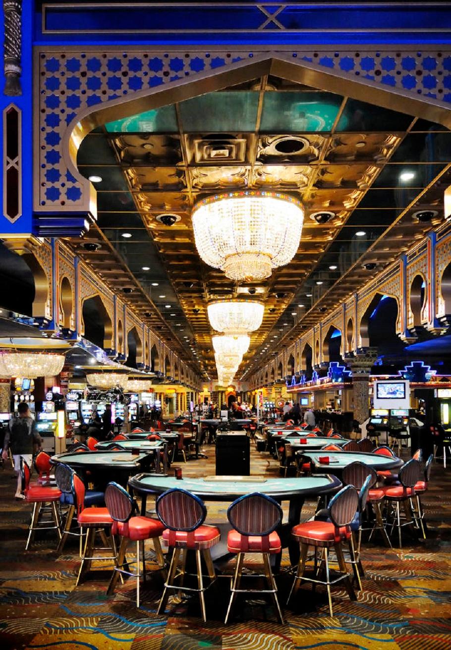 image-housing-carousel