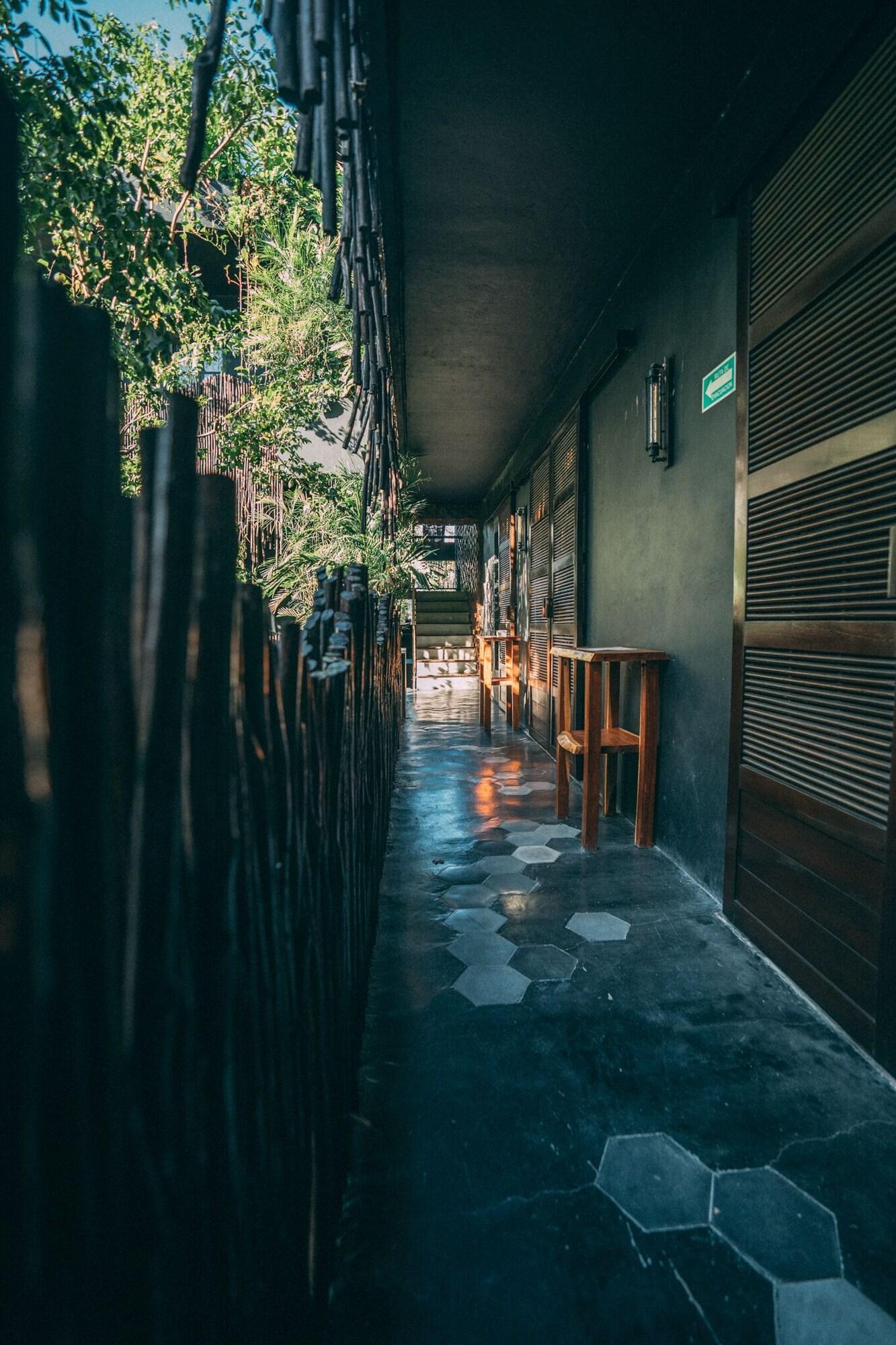 image-housing-carousel