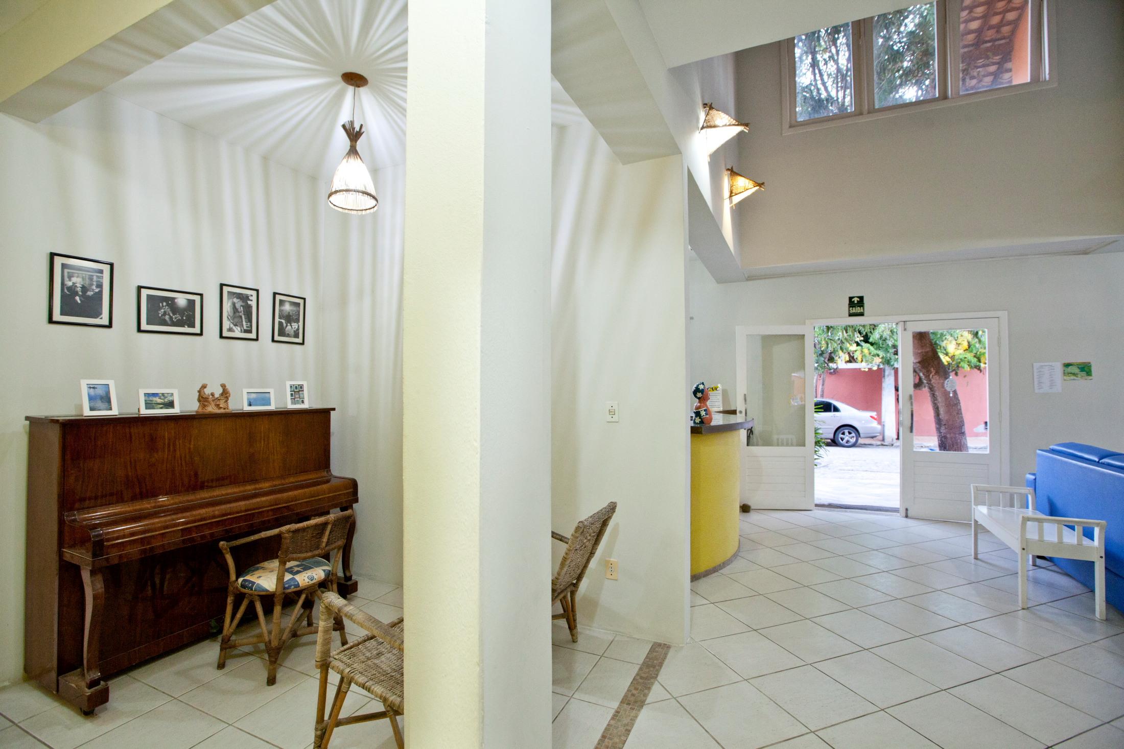 image-housing-carousel