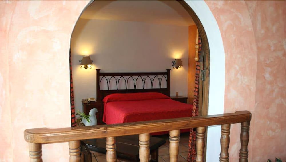 image-housing-carousel