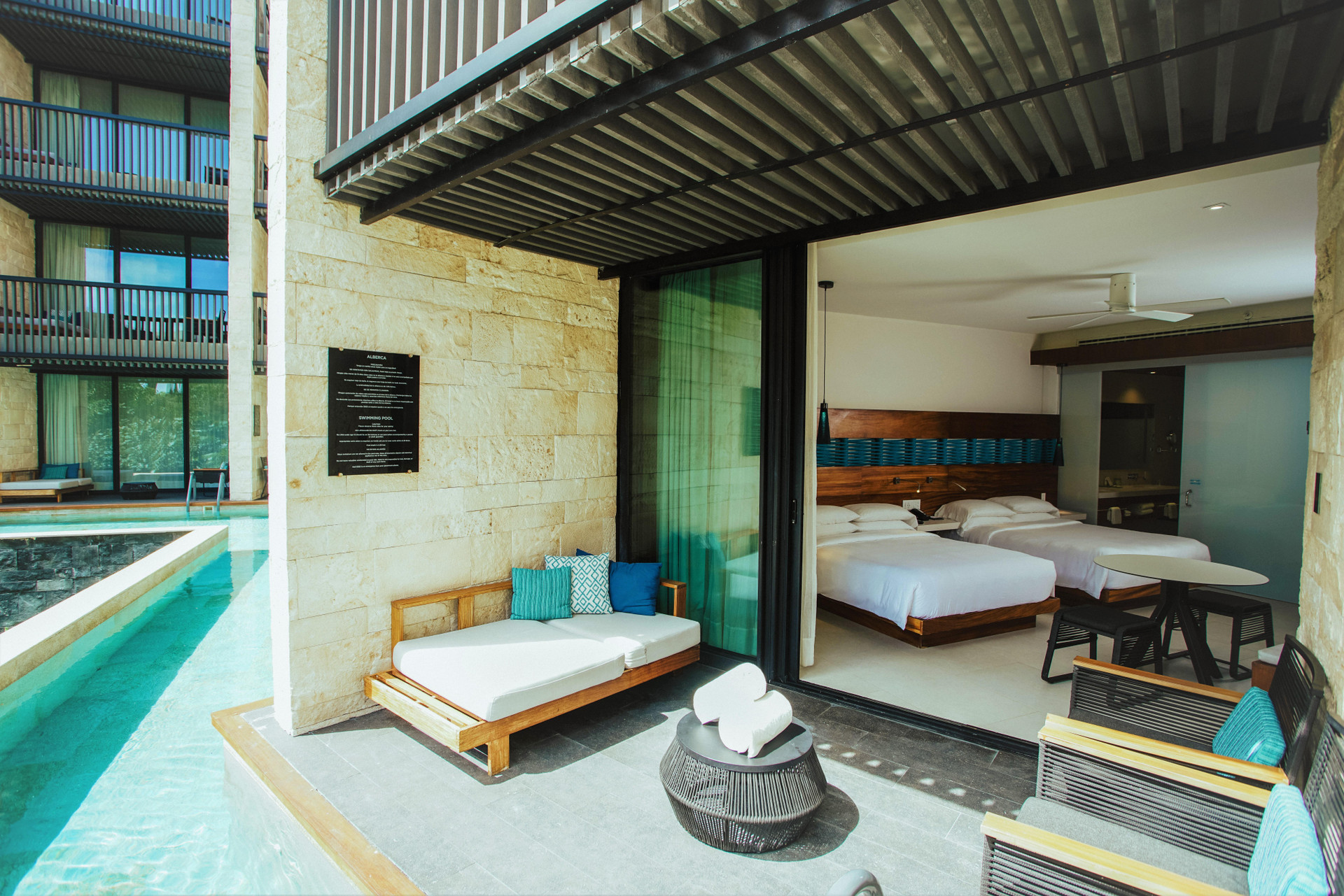 Habitación Doble Luxury con Vista a la Piscina