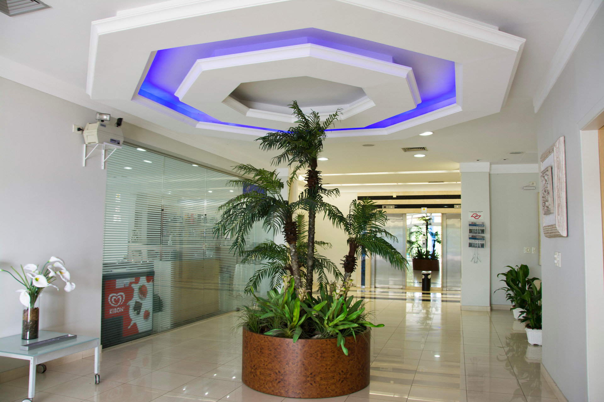image-housing-carousel