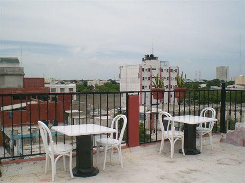 image-housing-carousel