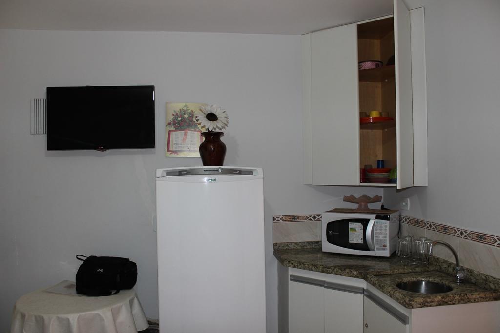 image-housing-carousel