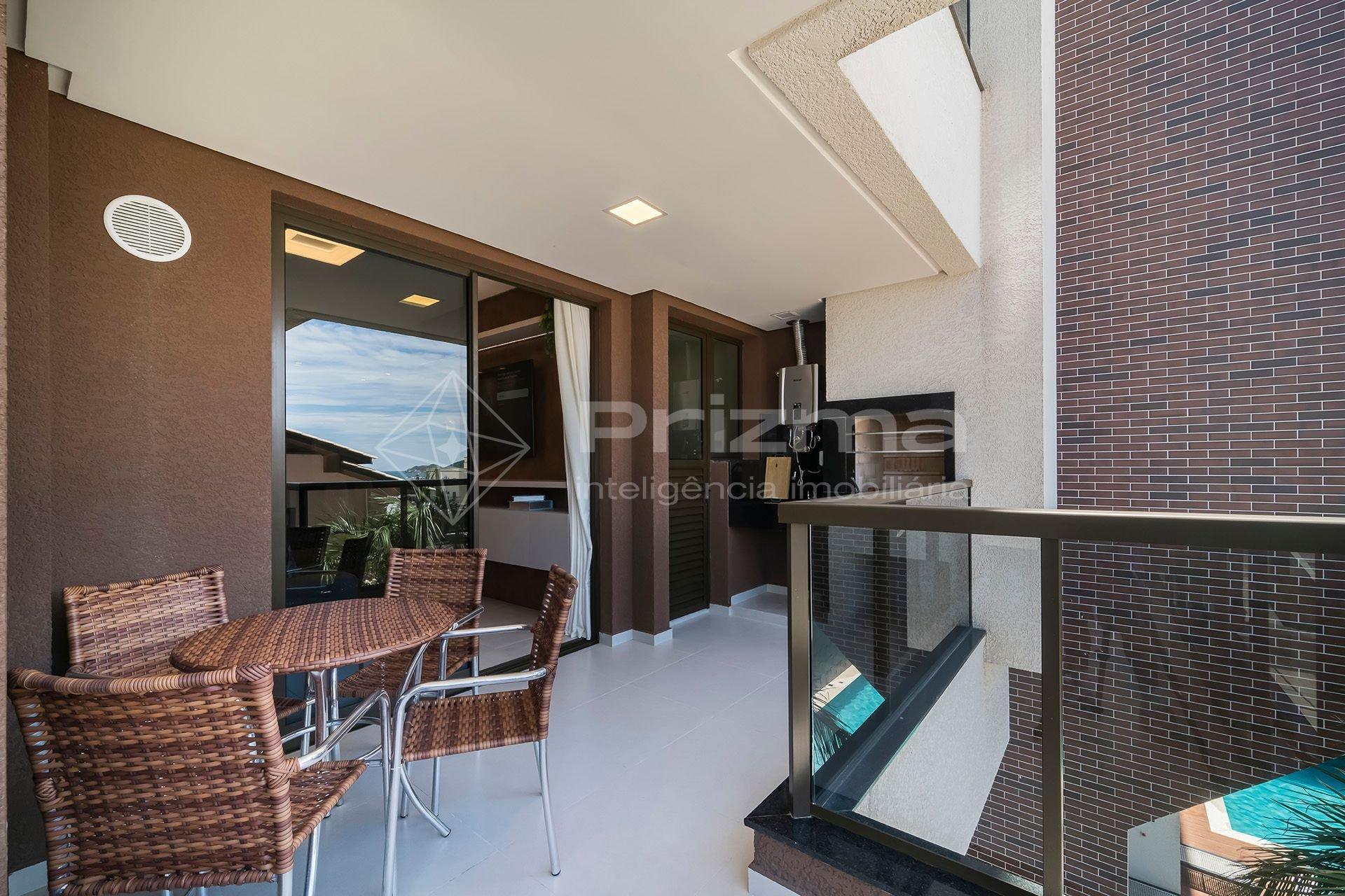 image-housing-carousel