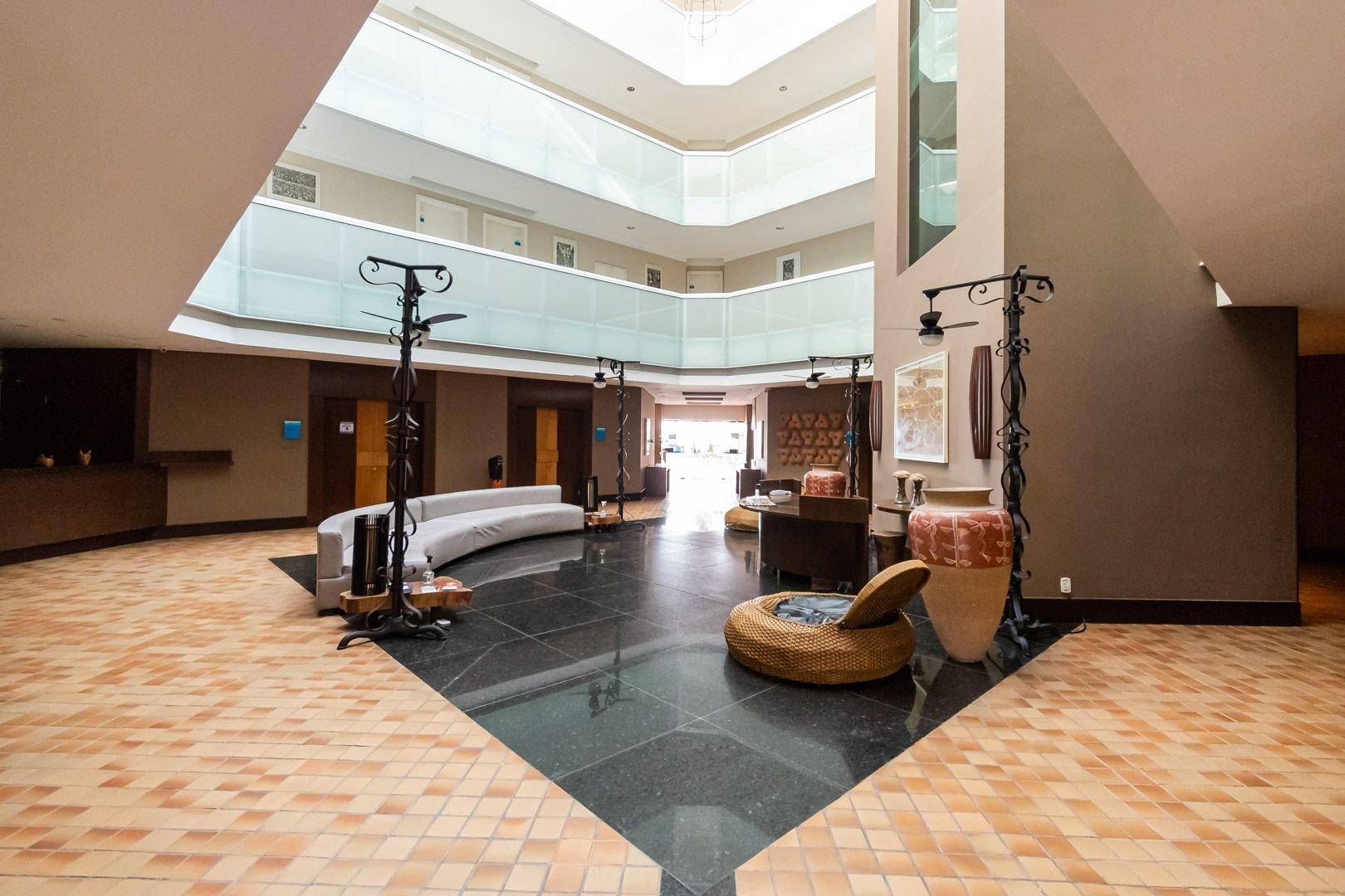 image-housing-carousel