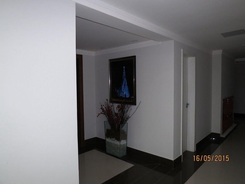 image-housing-carousel