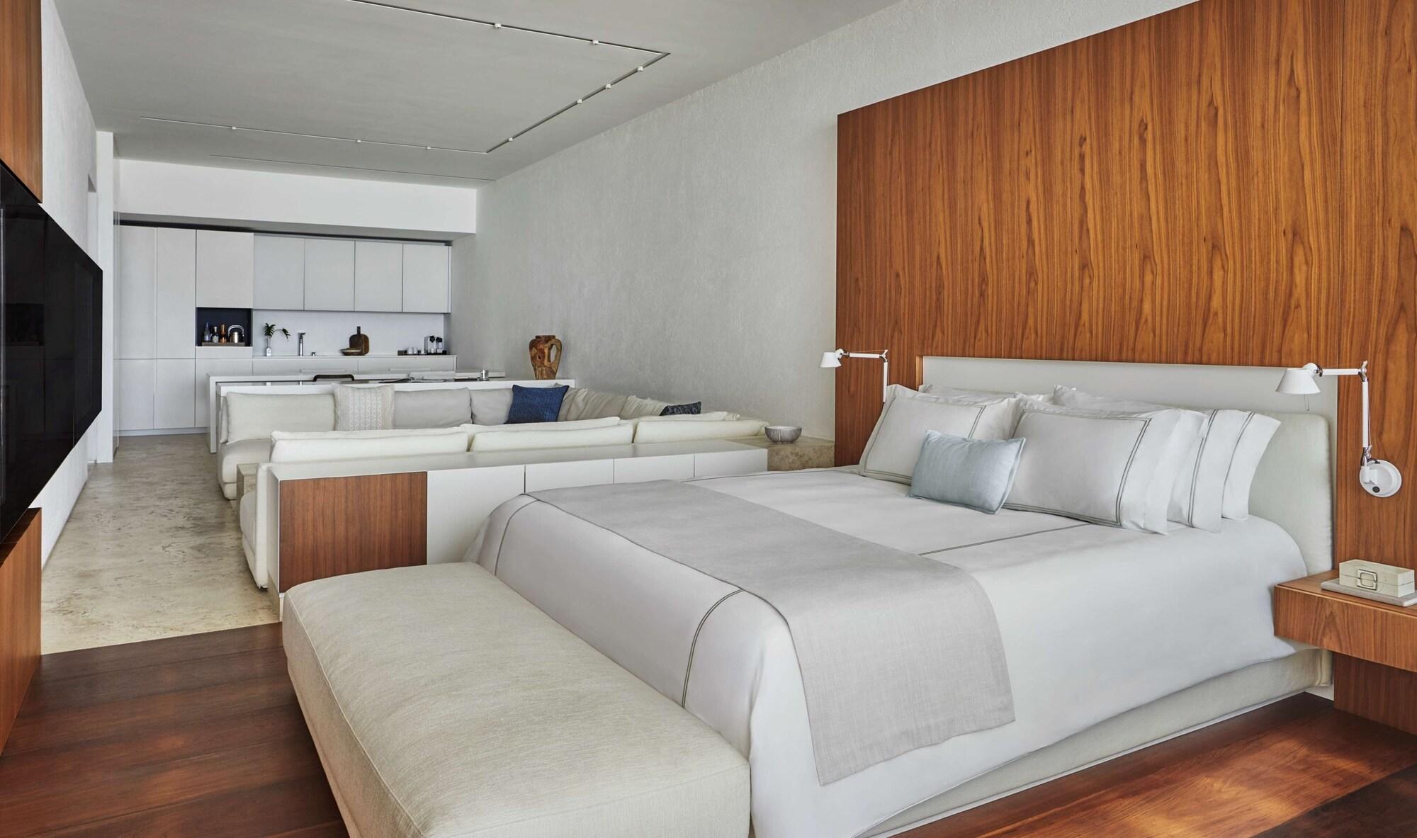 Suite junior, vista parcial al océano