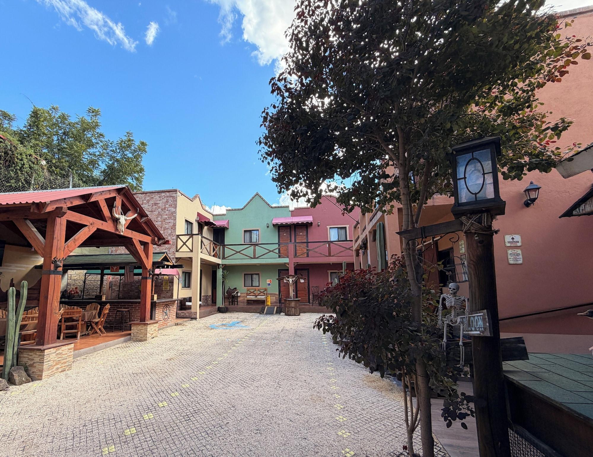 Hotel West Refugio 5