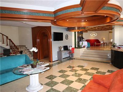 image-housing-carousel