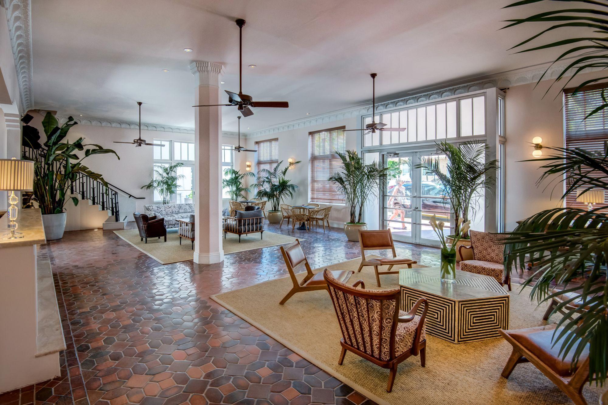 image-housing-carousel