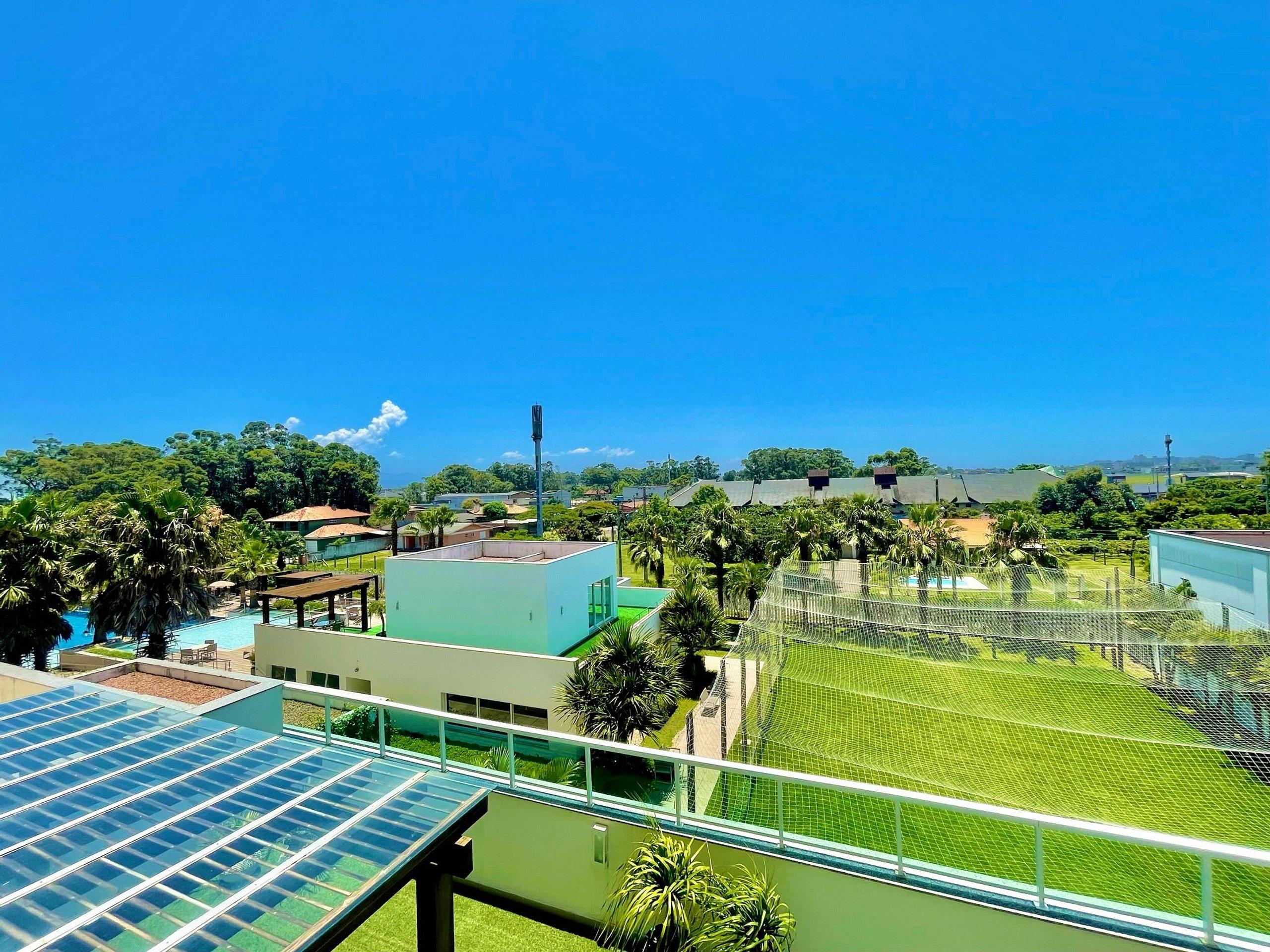 image-housing-carousel