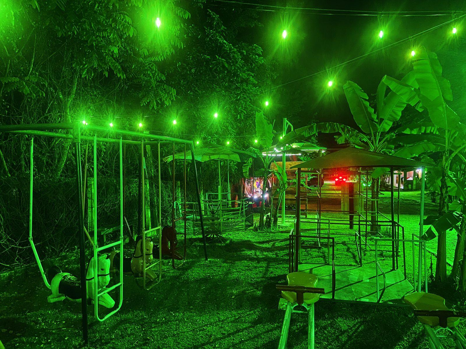 image-housing-carousel