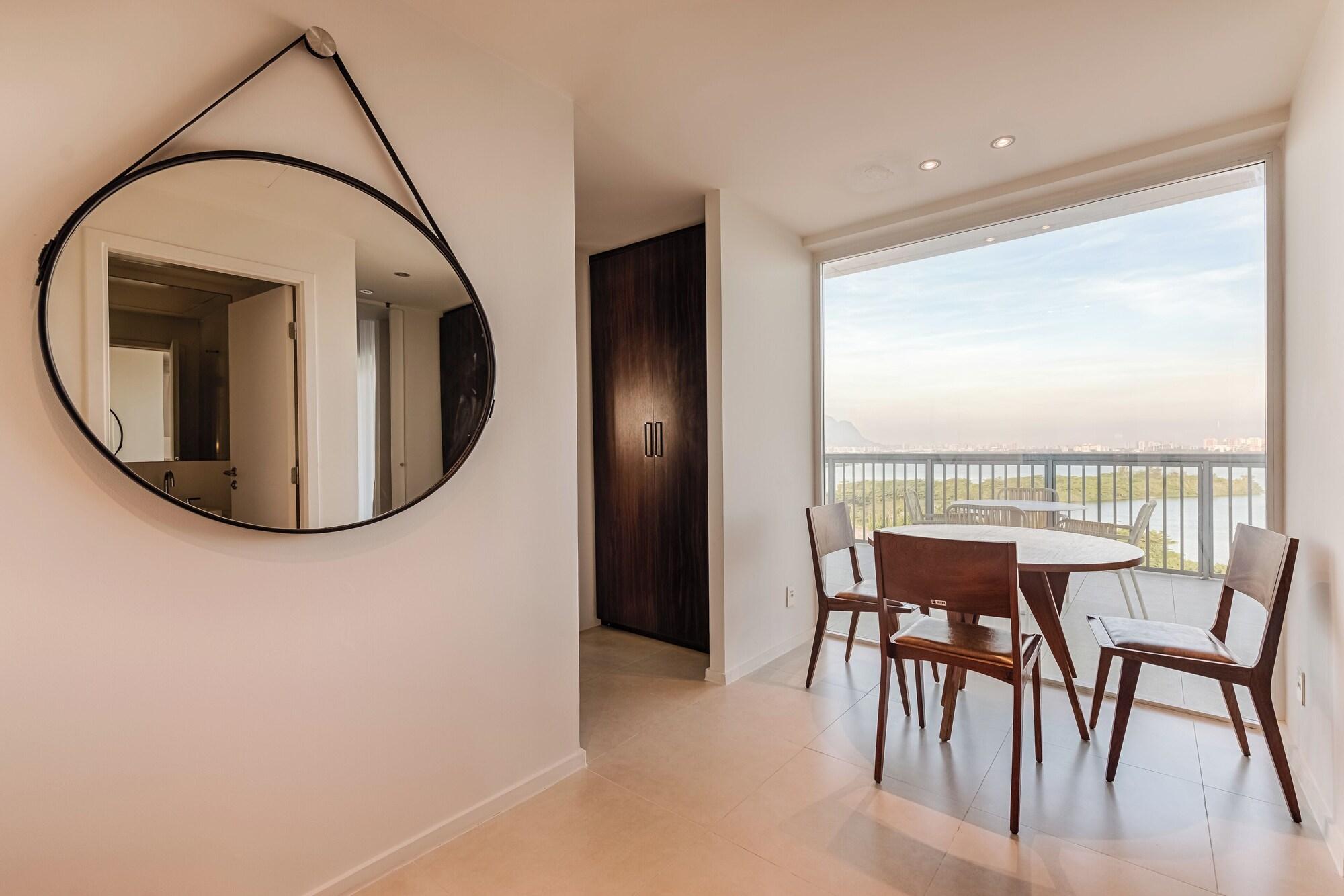 image-housing-carousel