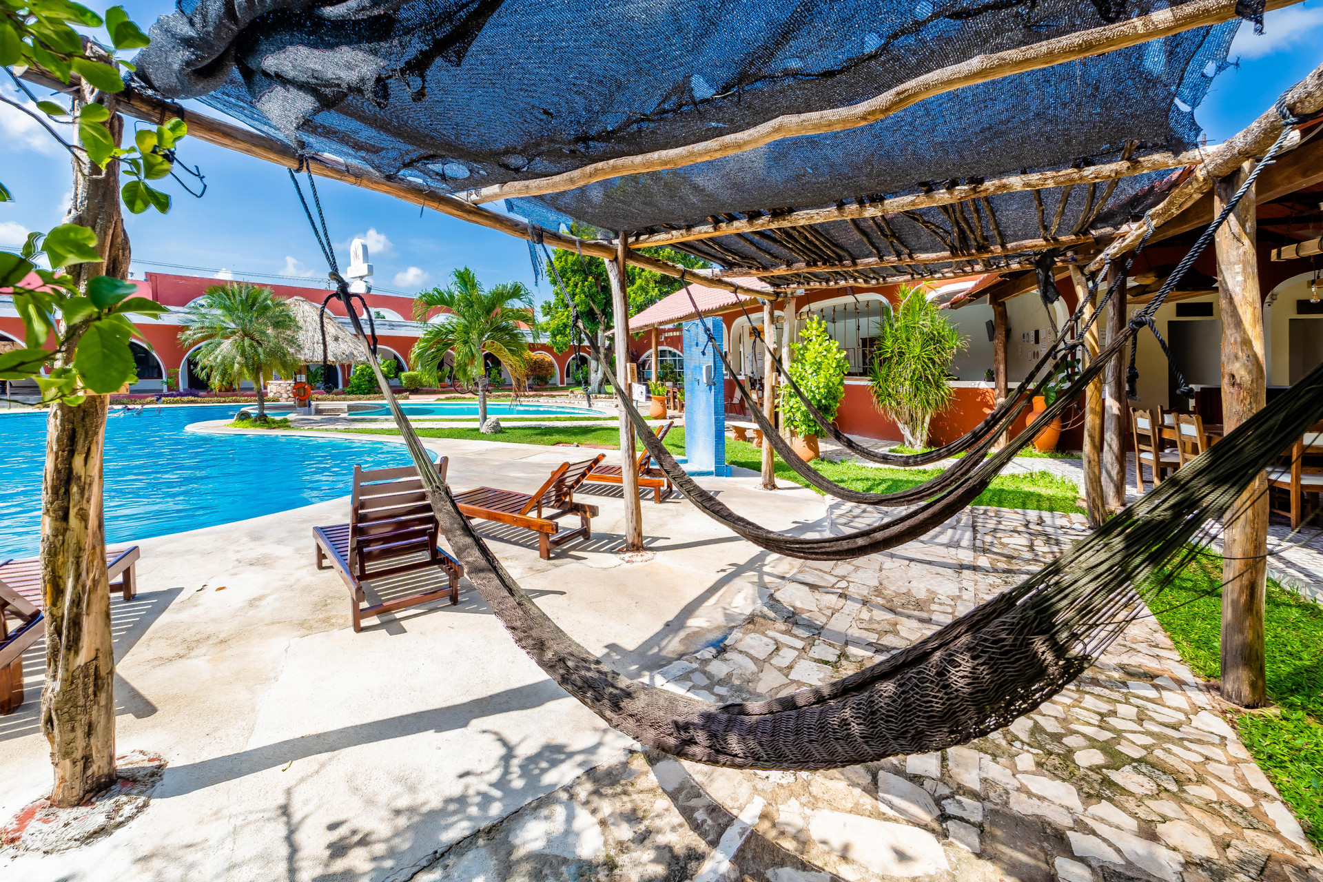 image-housing-carousel