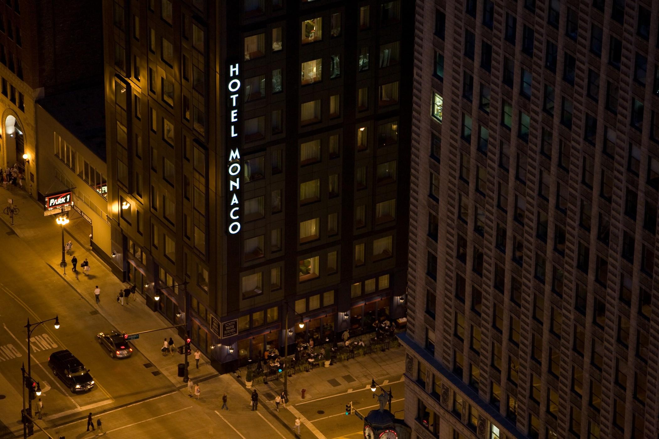 image-housing-carousel