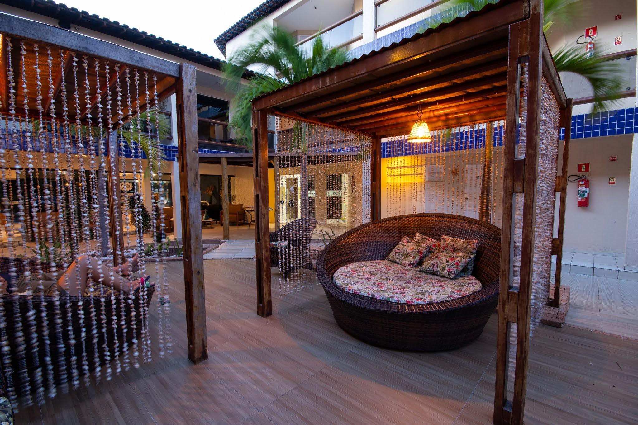 image-housing-carousel